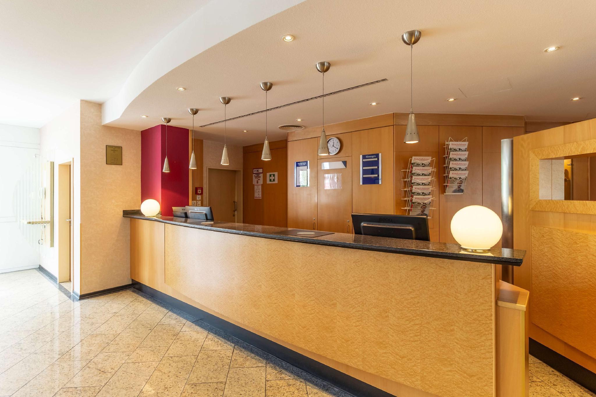 Ramada By Wyndham Hannover Messe Laatzen Exterior photo