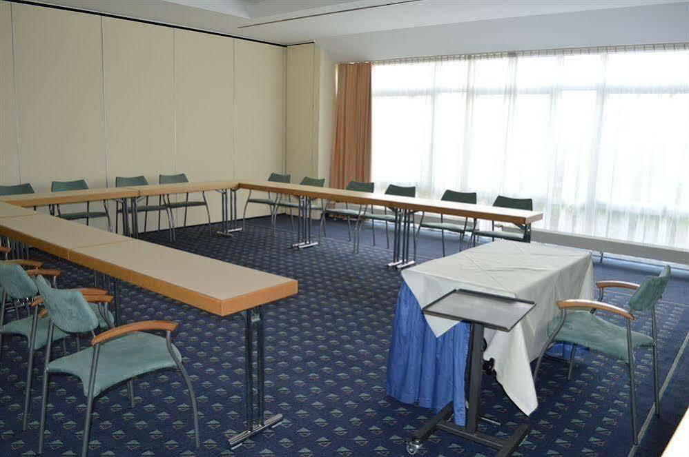 Ramada By Wyndham Hannover Messe Laatzen Exterior photo